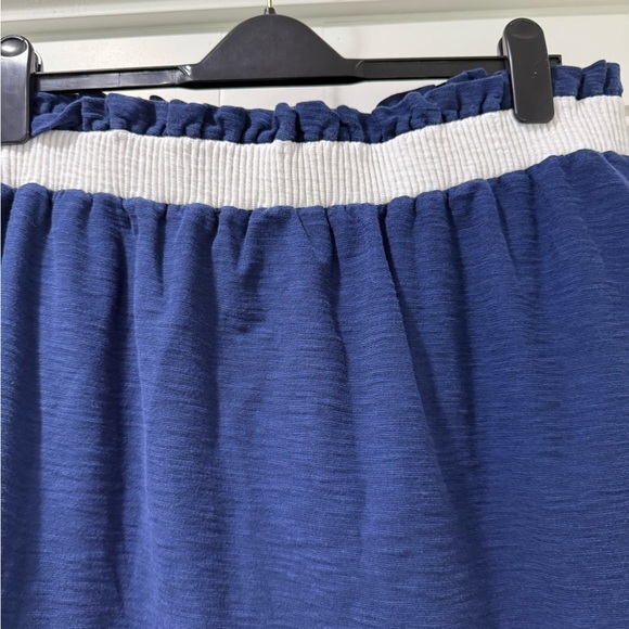 Vineyard Vines Blue and White Smocked Mini Skirt - Picture 3 of 5